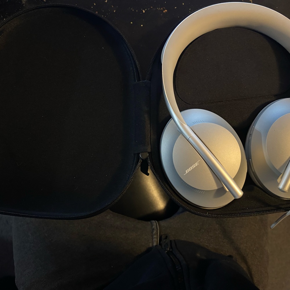 COPY - Bose 700 Headphones